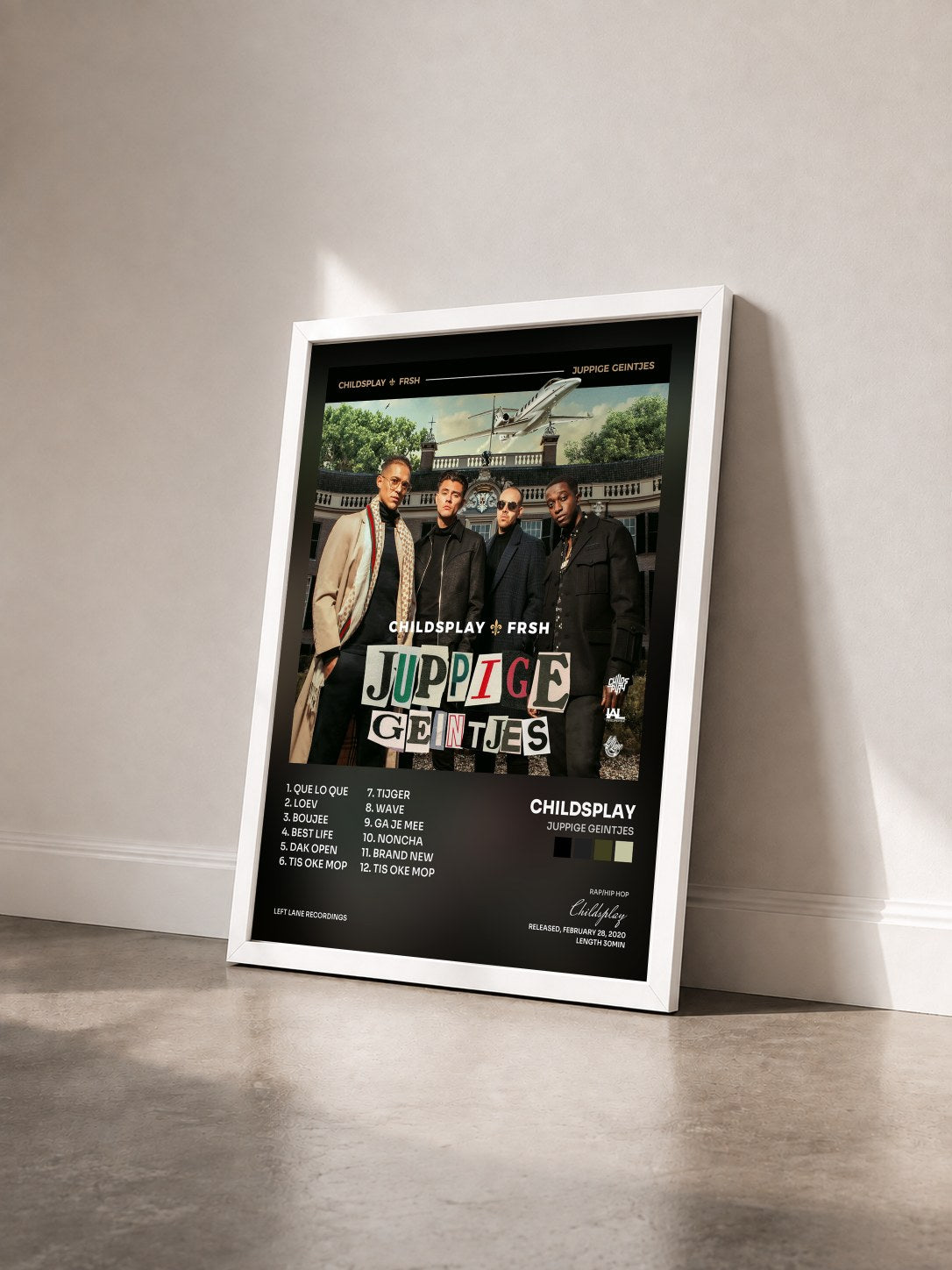 #blanc Tableau de l'album Juppige Geintjes de Childsplay vu de trois quarts, cadre blanc