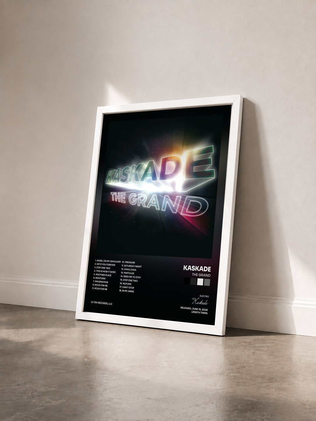 #blanc Tableau de l'album The Grand de Kaskade vu de trois quarts, cadre blanc