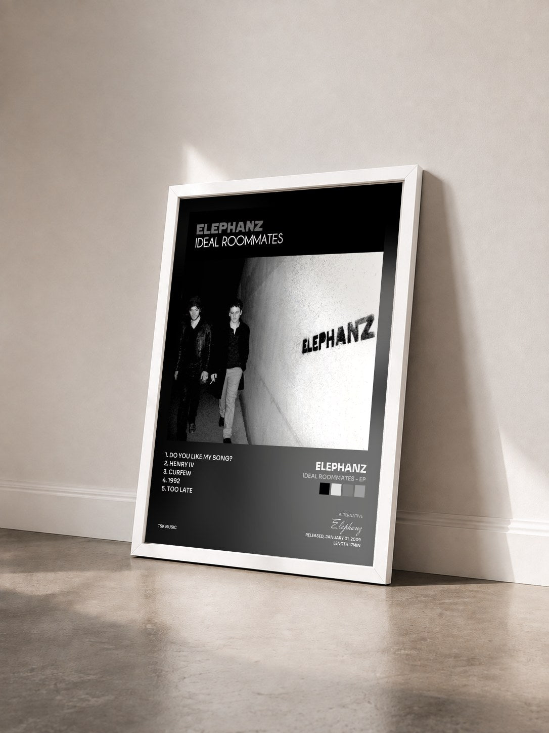 #blanc Tableau de l'album Ideal Roommates - EP de Elephanz vu de trois quarts, cadre blanc