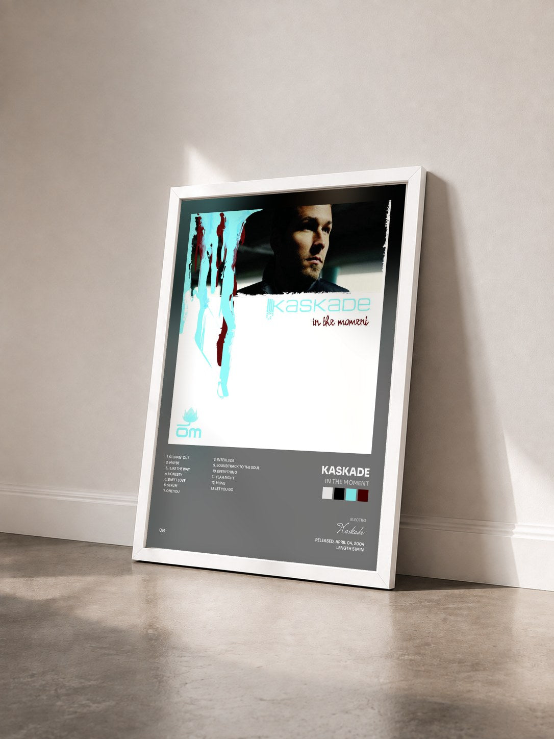 #blanc Tableau de l'album In The Moment de Kaskade vu de trois quarts, cadre blanc