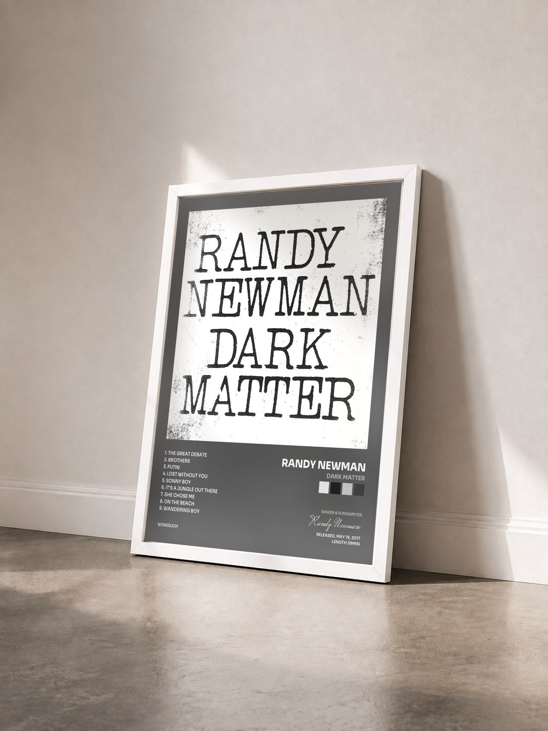 #blanc Tableau de l'album Dark Matter de Randy Newman vu de trois quarts, cadre blanc
