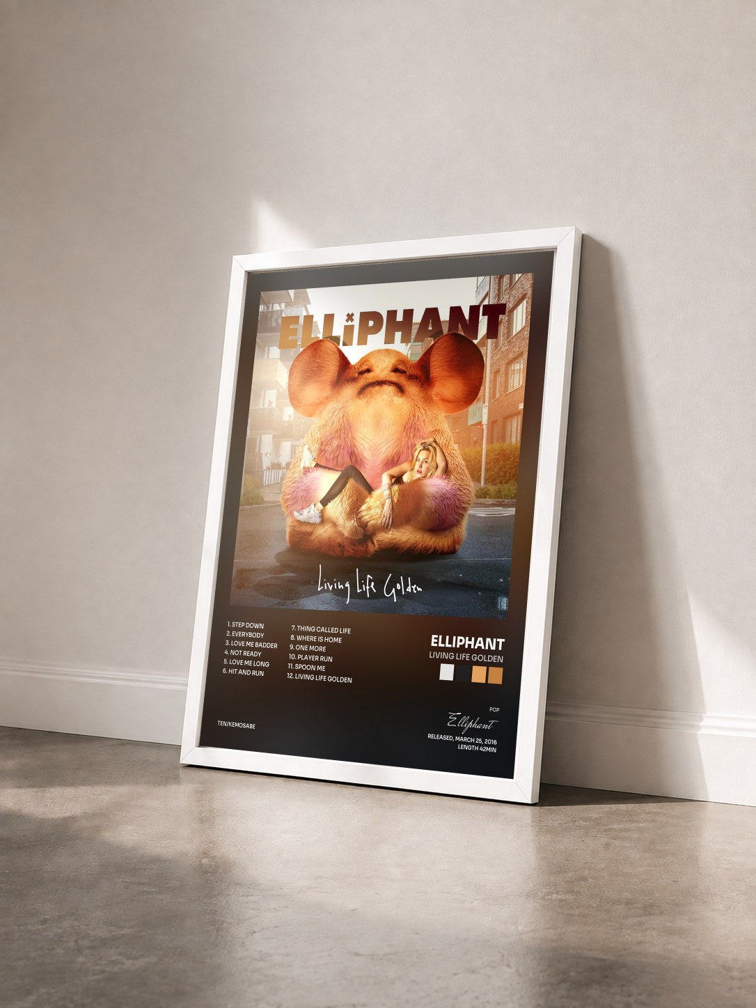 #blanc Tableau de l'album Living Life Golden de Elliphant vu de trois quarts, cadre blanc