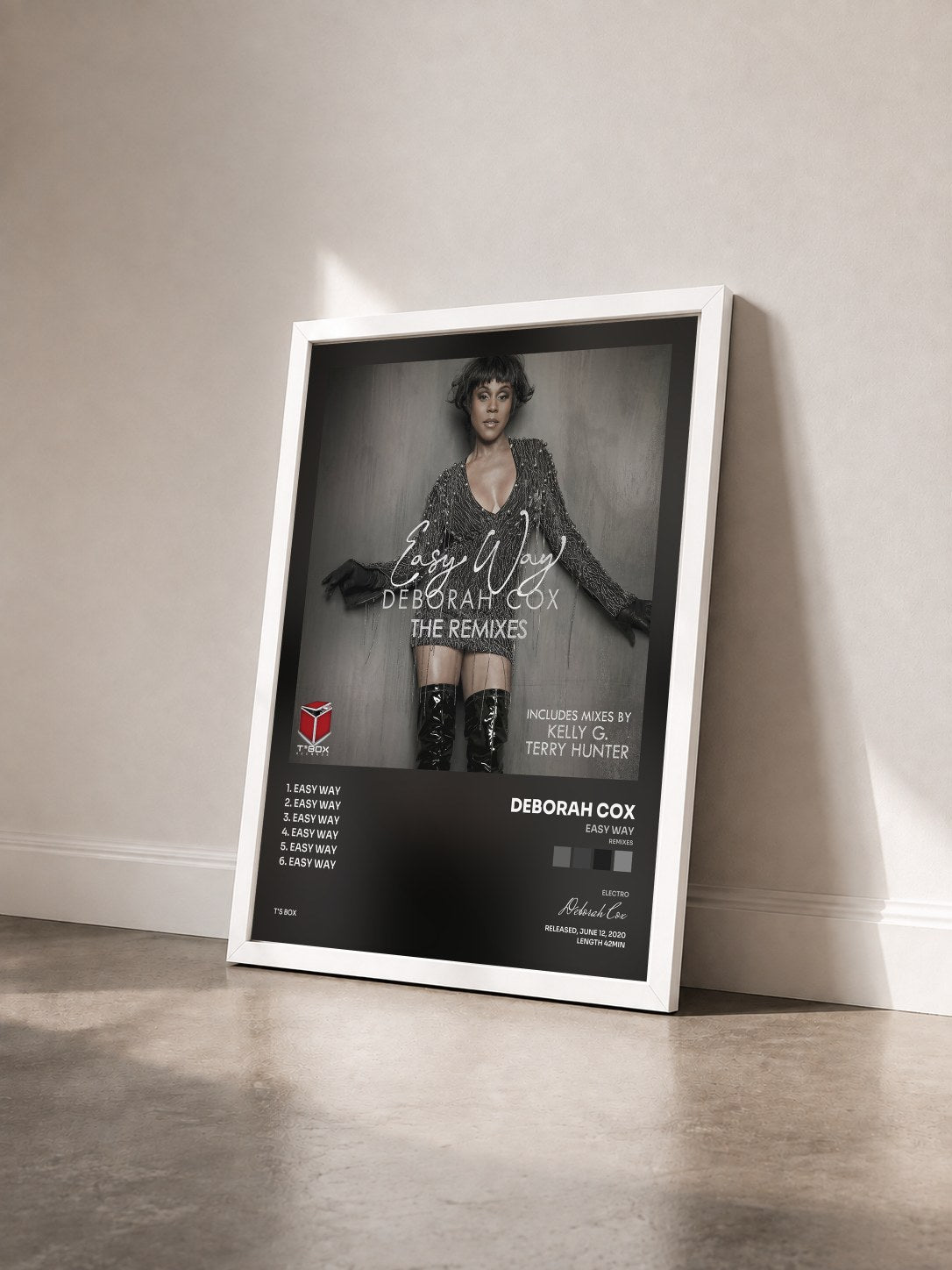 #blanc Tableau de l'album Easy Way (Remixes) de Deborah Cox vu de trois quarts, cadre blanc
