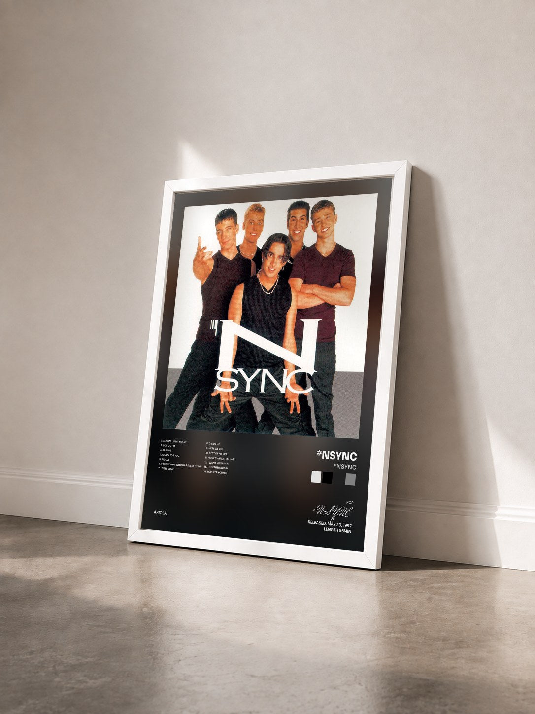 #blanc Tableau de l'album *NSYNC de *NSYNC vu de trois quarts, cadre blanc