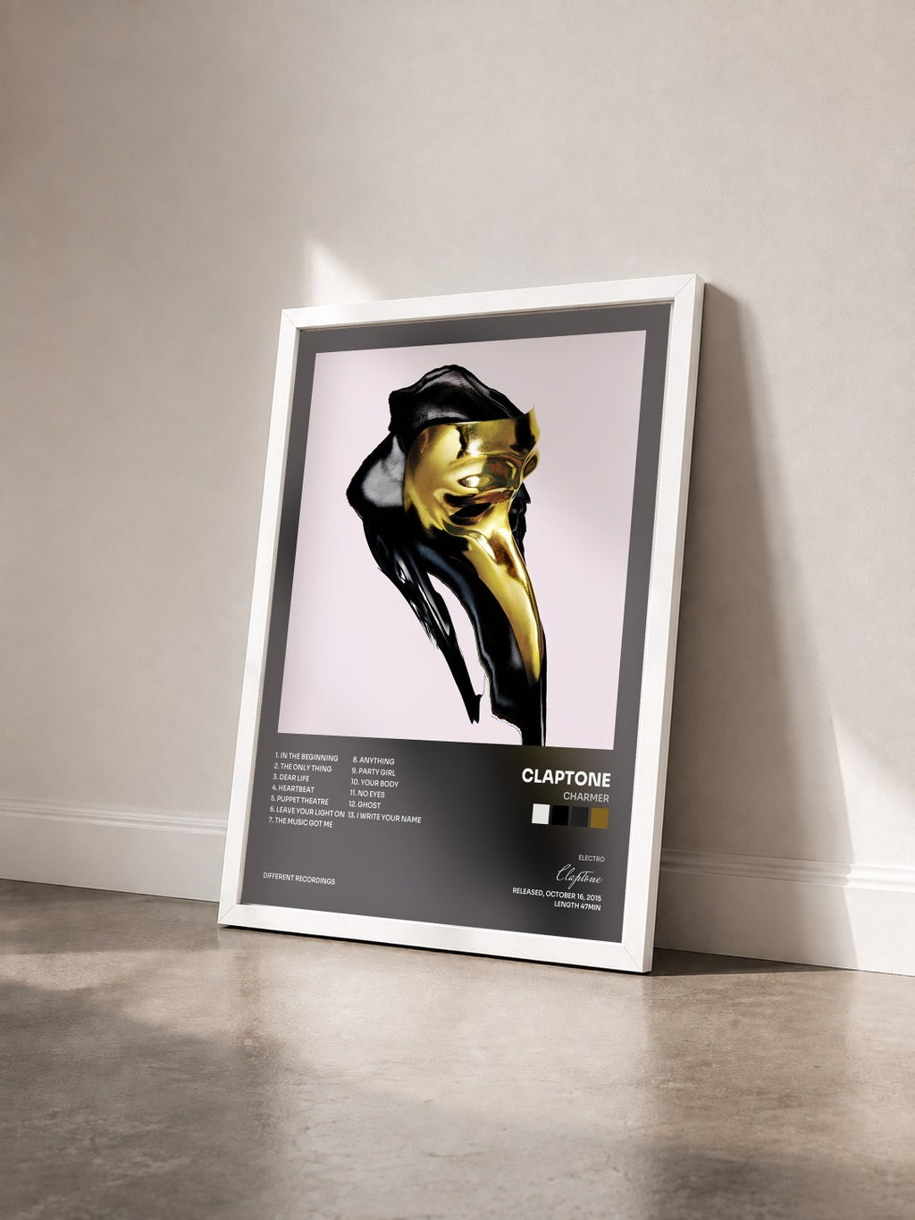 #blanc Tableau de l'album Charmer de Claptone vu de trois quarts, cadre blanc