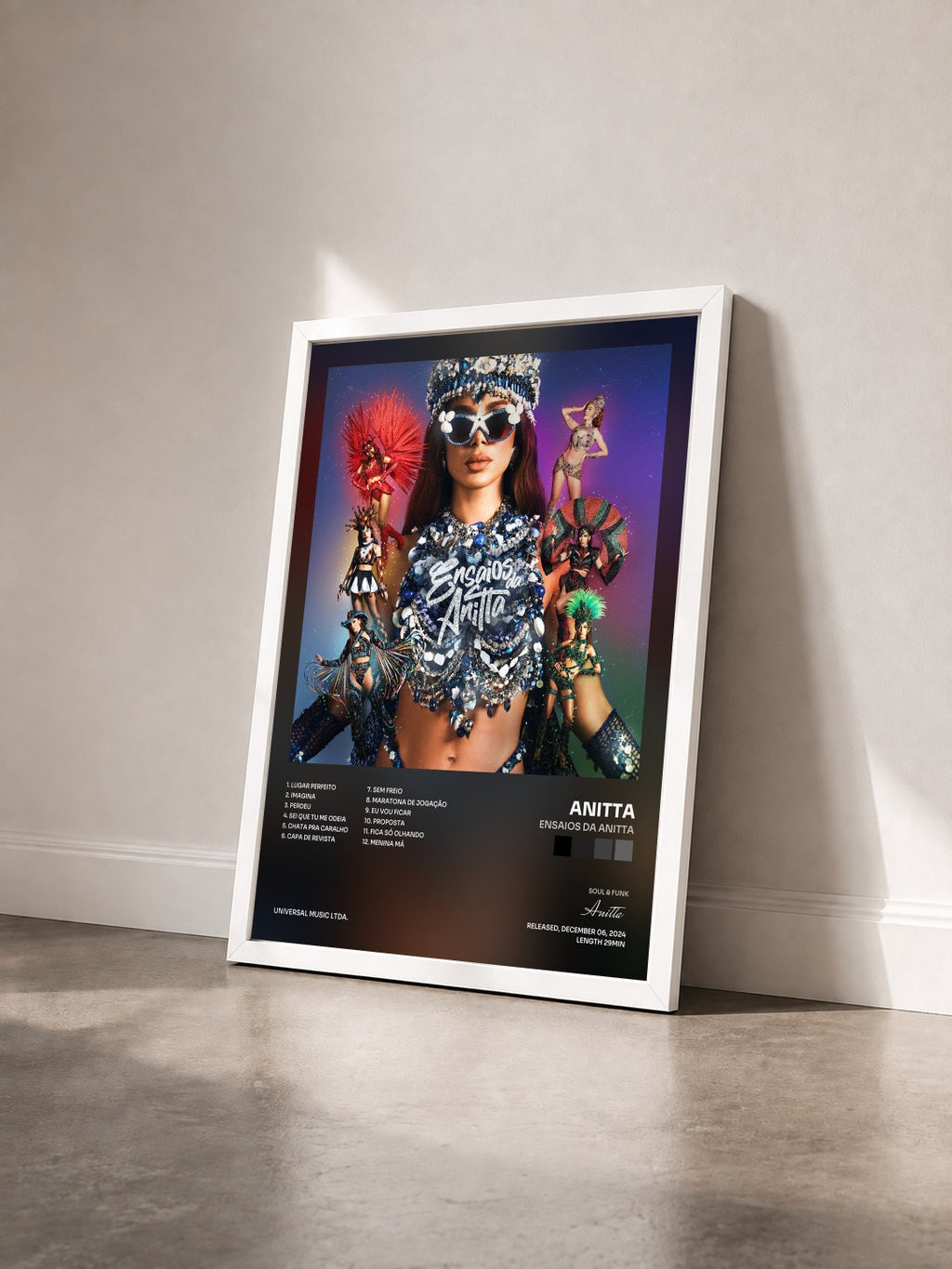 #blanc Tableau de l'album Ensaios Da Anitta de Anitta vu de trois quarts, cadre blanc