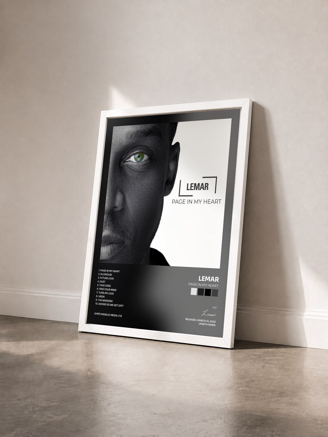 #blanc Tableau de l'album Page In My Heart de Lemar vu de trois quarts, cadre blanc