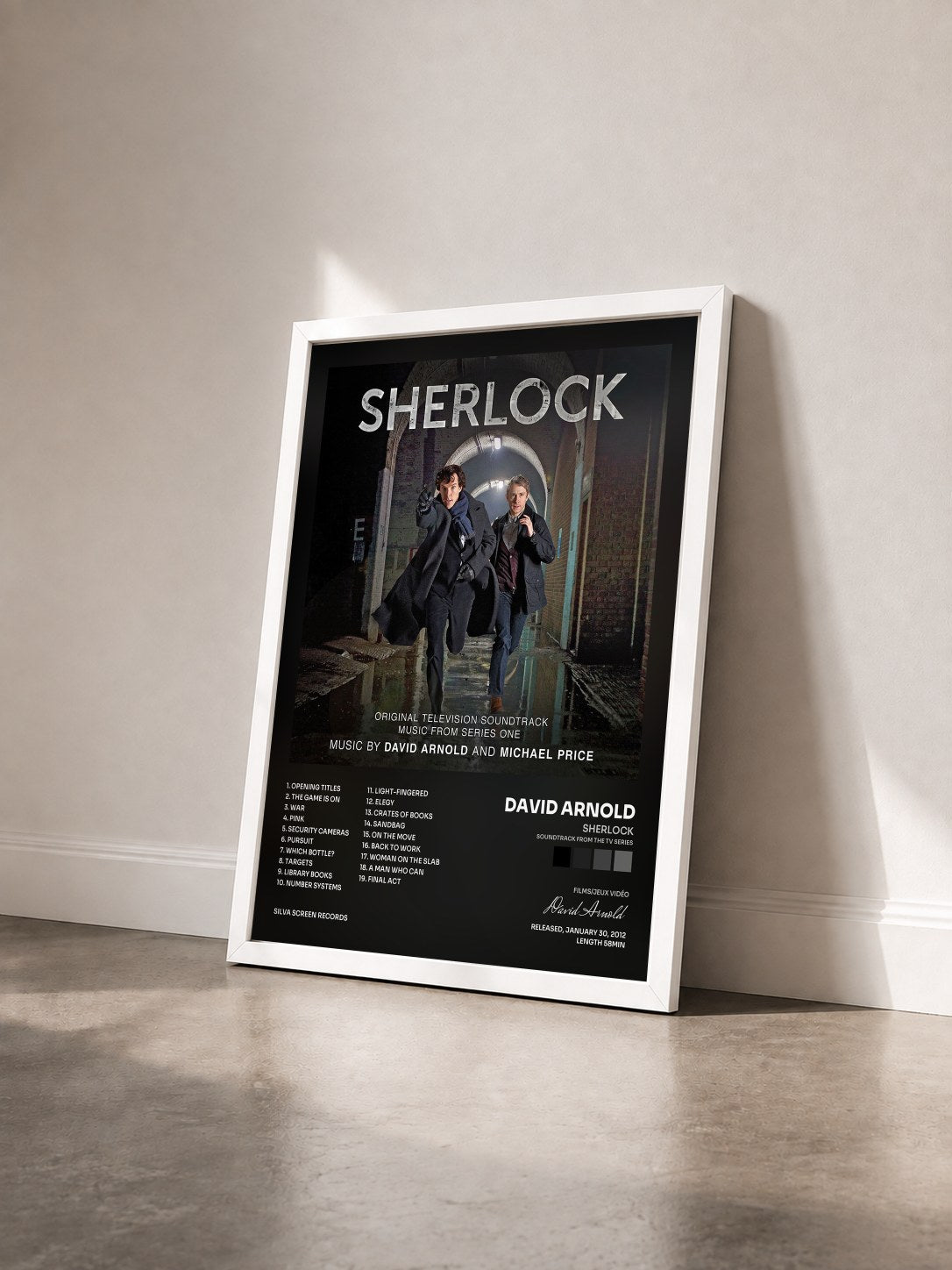 #blanc Tableau de l'album Sherlock (Soundtrack from the TV series) de David Arnold vu de trois quarts, cadre blanc