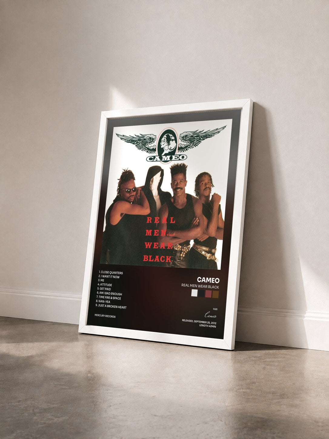 #blanc Tableau de l'album Real Men Wear Black de Cameo vu de trois quarts, cadre blanc