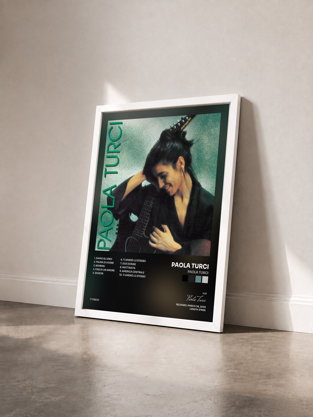 #blanc Tableau de l'album Paola Turci de Paola Turci vu de trois quarts, cadre blanc