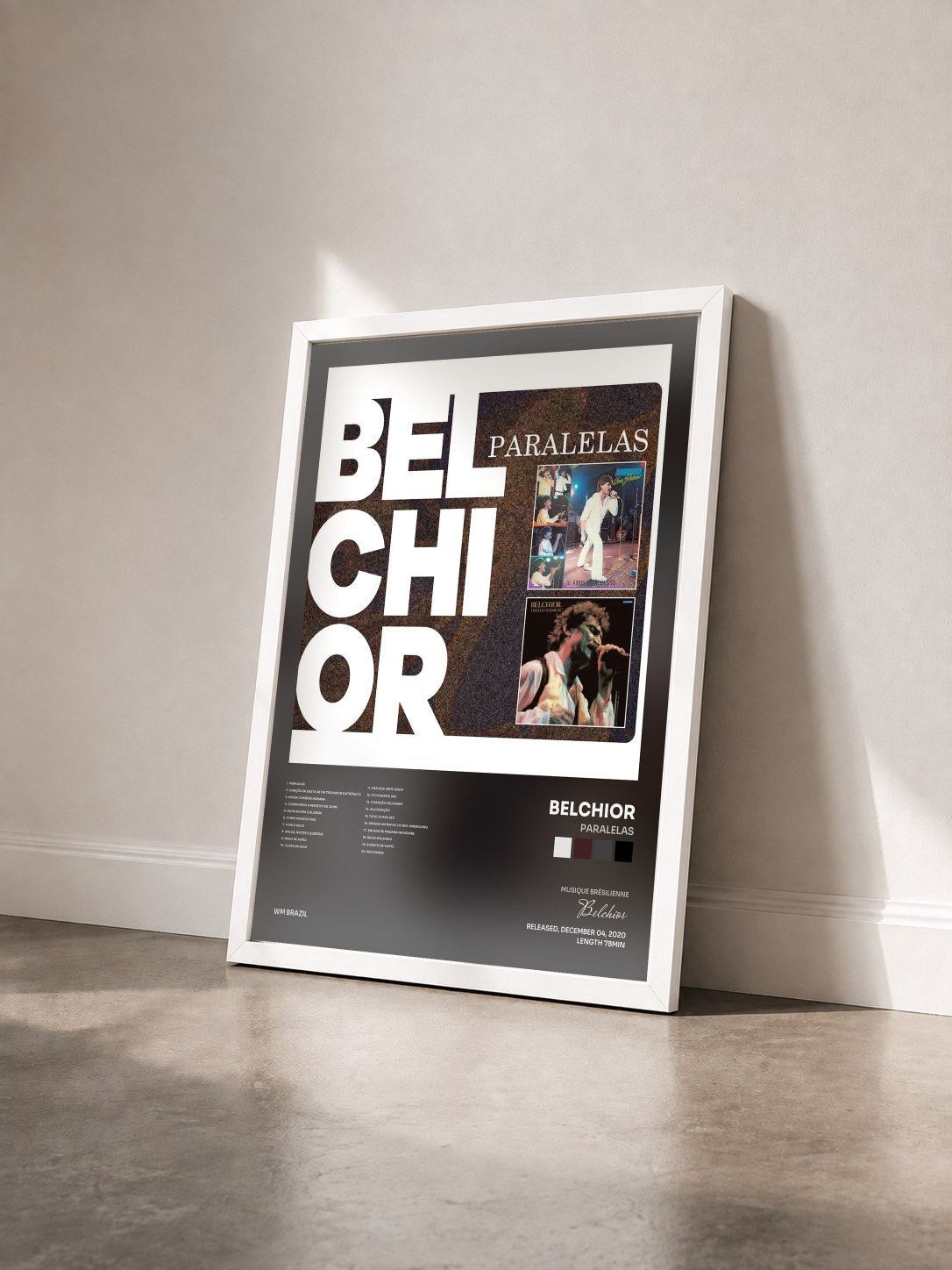#blanc Tableau de l'album Paralelas de Belchior vu de trois quarts, cadre blanc