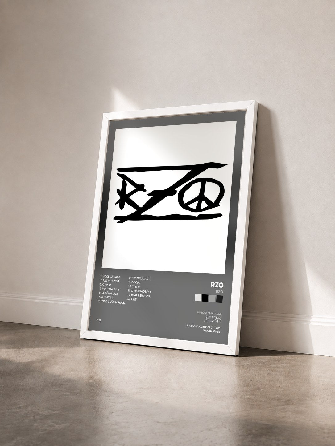 #blanc Tableau de l'album RZO de RZO vu de trois quarts, cadre blanc