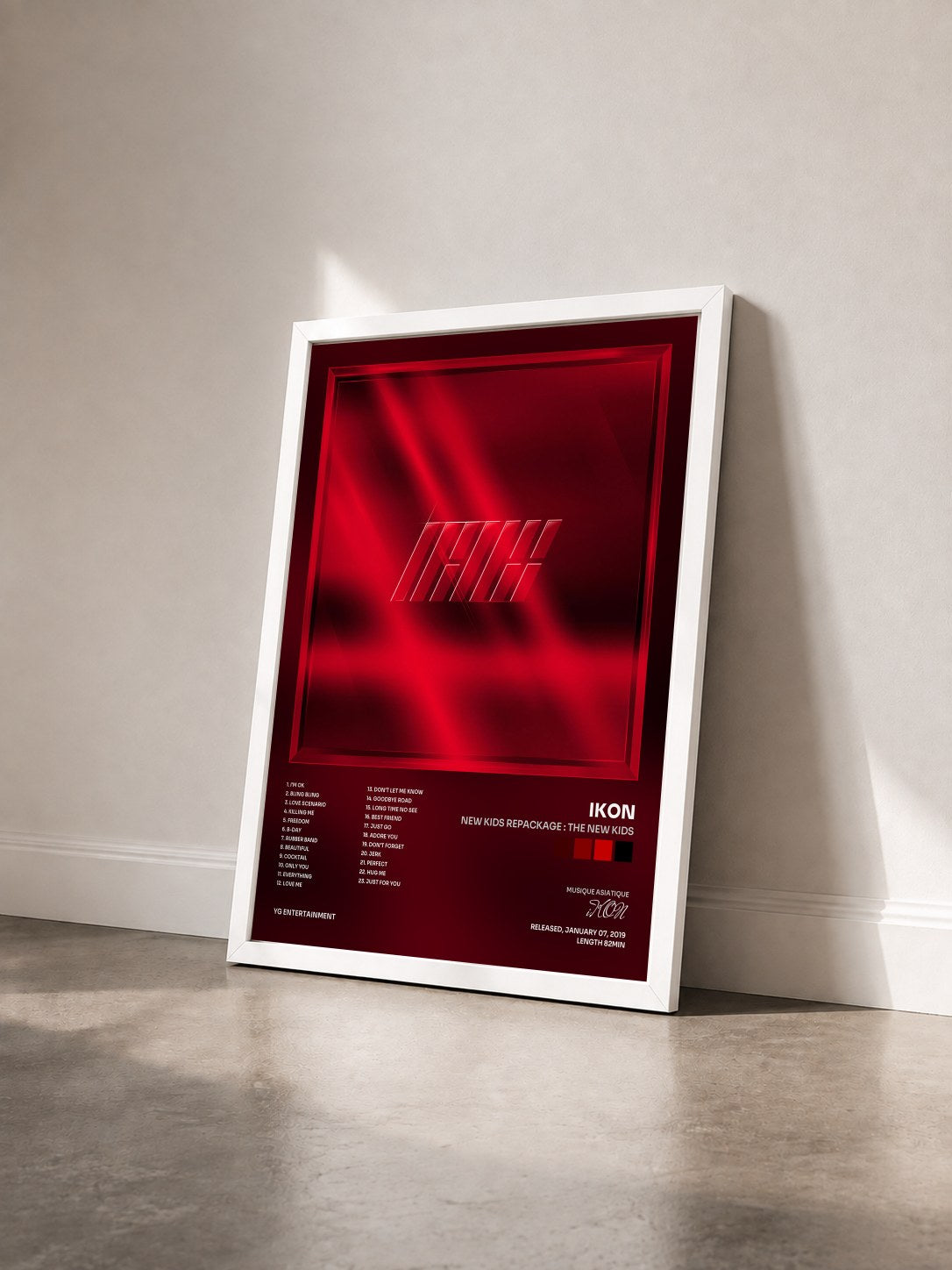 #blanc Tableau de l'album NEW KIDS REPACKAGE : THE NEW KIDS de iKON vu de trois quarts, cadre blanc