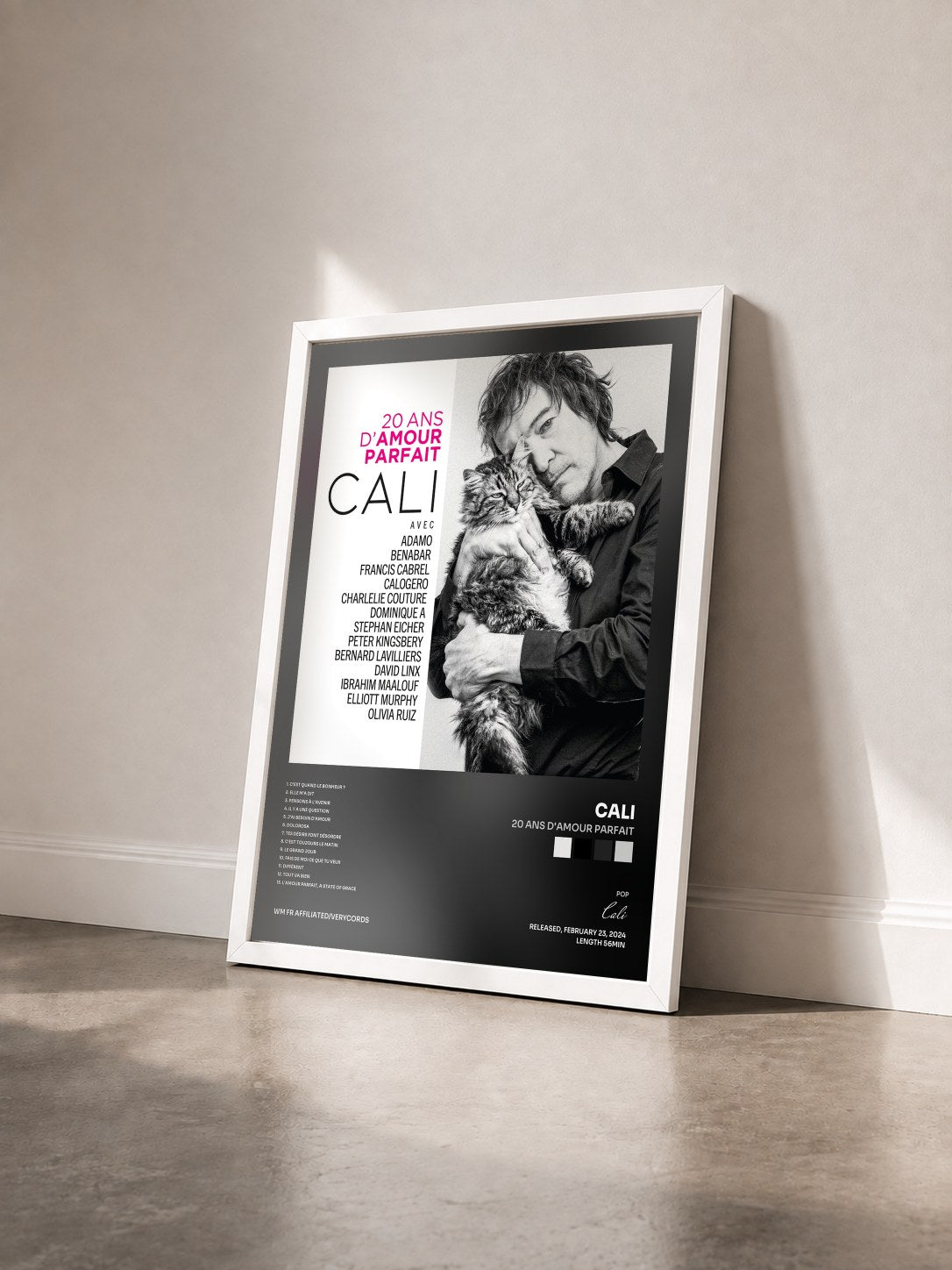 #blanc Tableau de l'album 20 ans d'amour parfait de Cali vu de trois quarts, cadre blanc