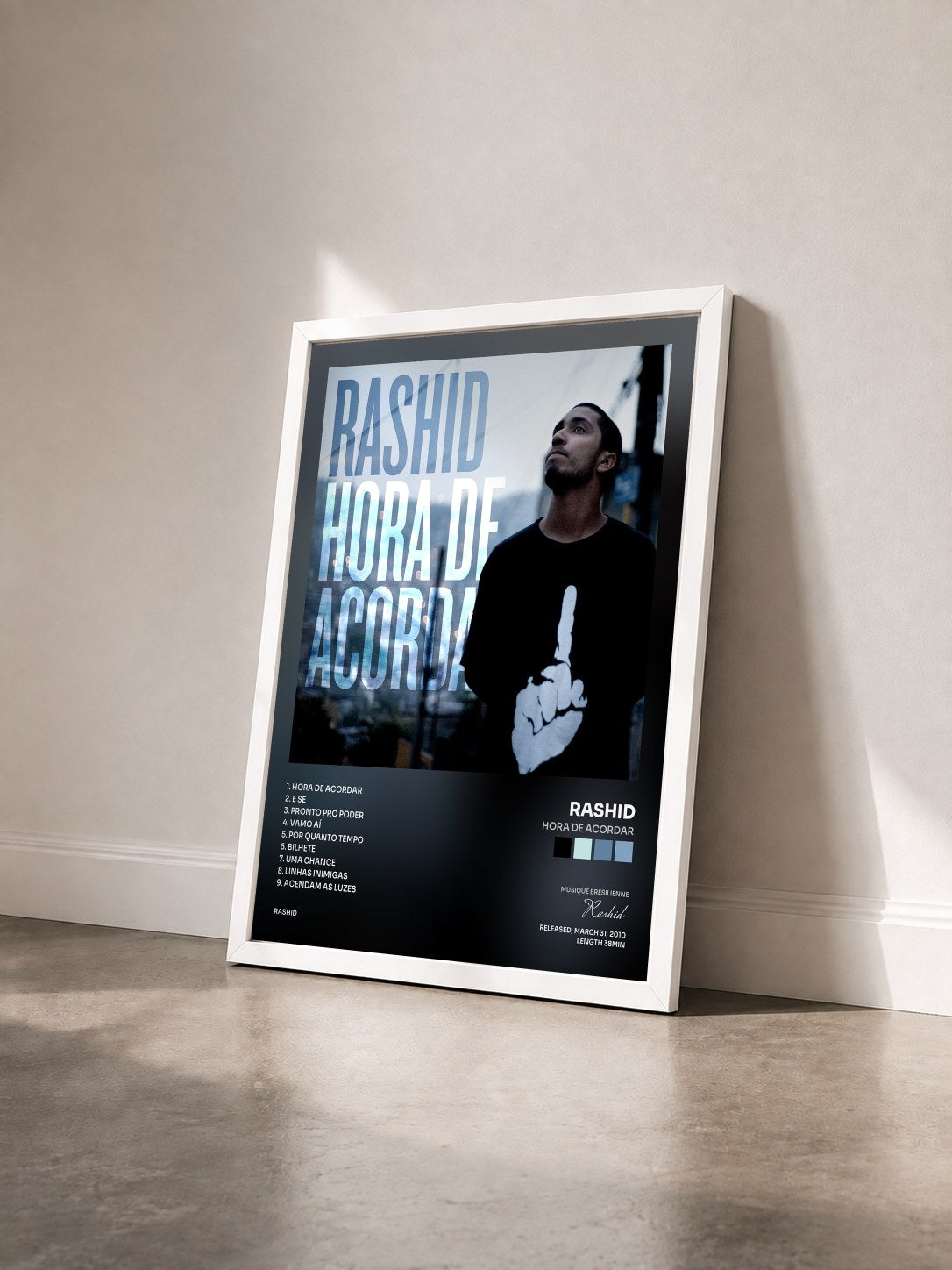 #blanc Tableau de l'album Hora de Acordar de Rashid vu de trois quarts, cadre blanc