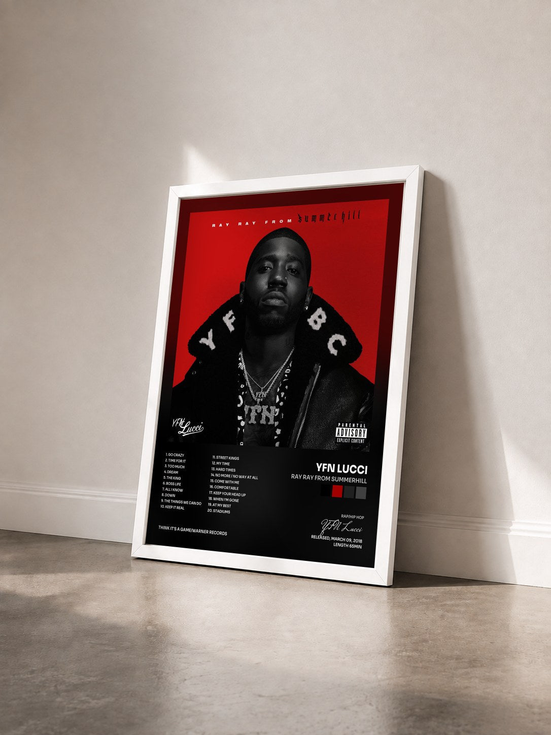 #blanc Tableau de l'album Ray Ray from Summerhill de YFN Lucci vu de trois quarts, cadre blanc
