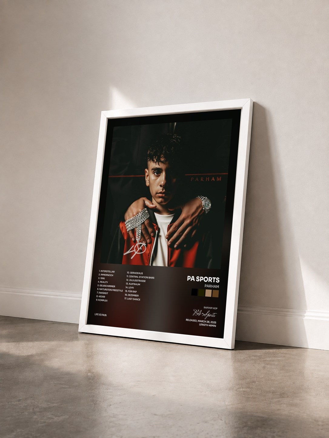 #blanc Tableau de l'album PARHAM de PA Sports vu de trois quarts, cadre blanc
