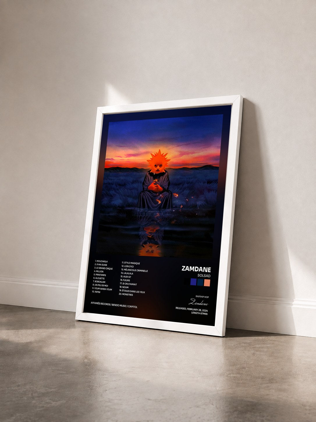 #blanc Tableau de l'album SOLSAD de Zamdane vu de trois quarts, cadre blanc