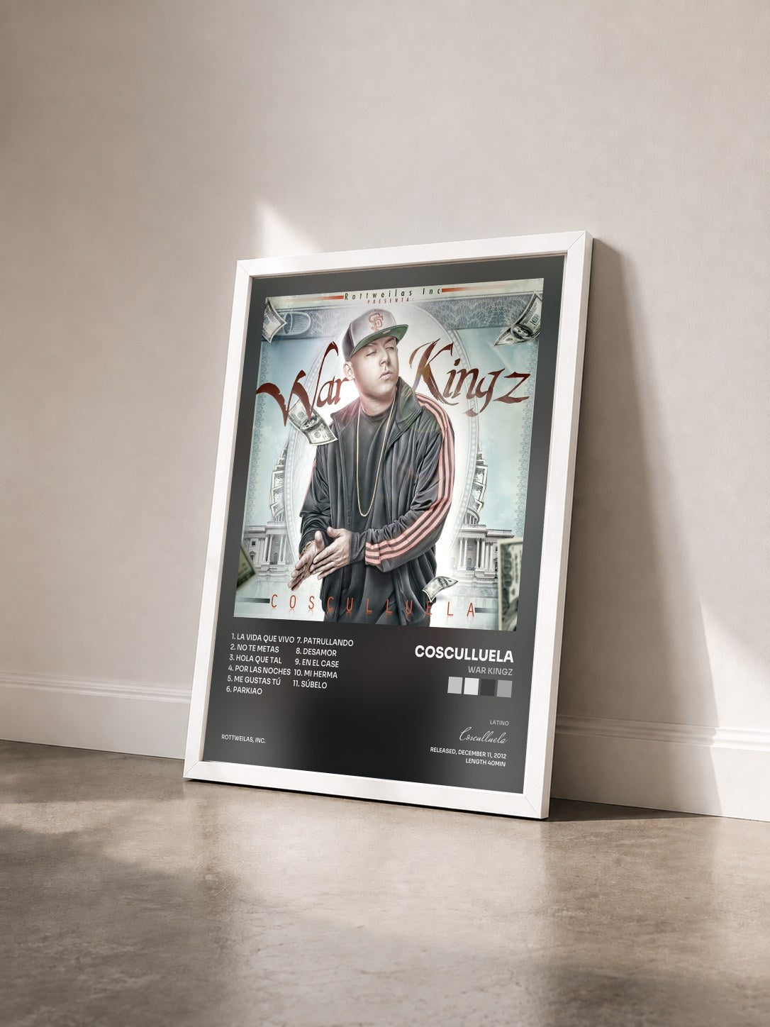 #blanc Tableau de l'album War Kingz de Cosculluela vu de trois quarts, cadre blanc