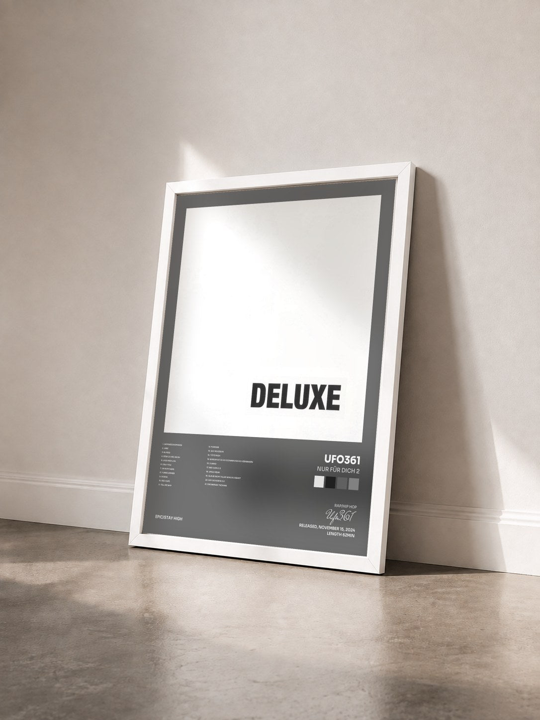 #blanc Tableau de l'album NUR FÜR DICH 2 de Ufo361 vu de trois quarts, cadre blanc