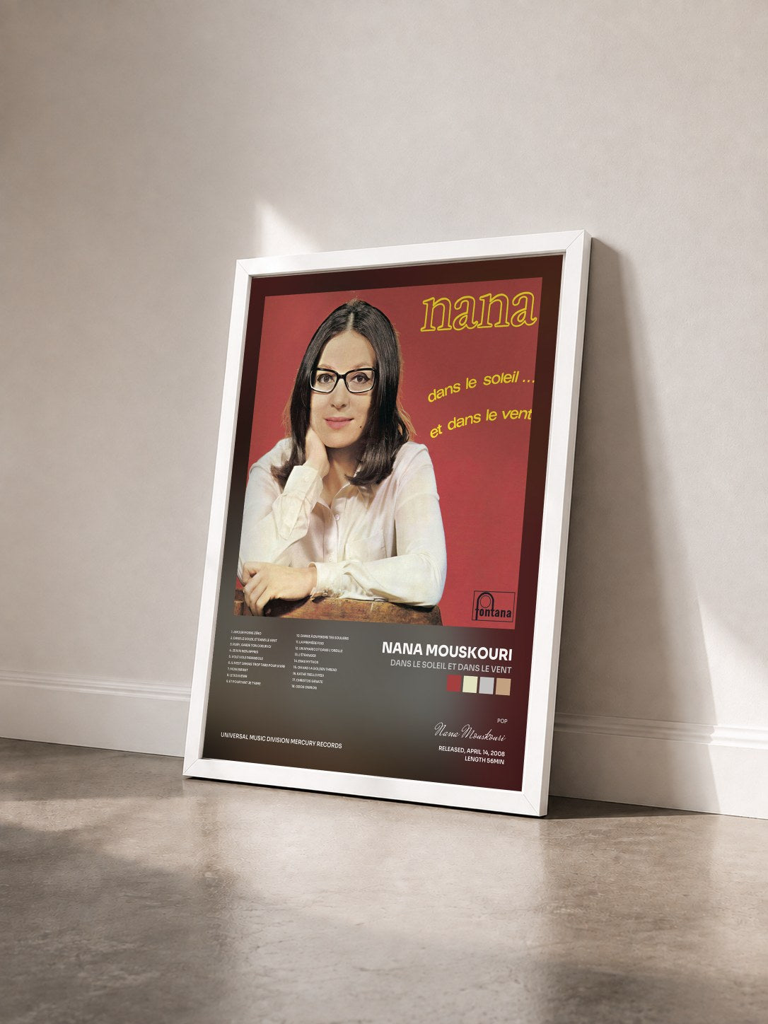 #blanc Tableau de l'album Dans Le Soleil Et Dans Le Vent de Nana Mouskouri vu de trois quarts, cadre blanc