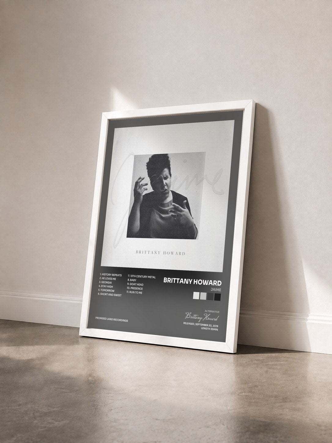 #blanc Tableau de l'album Jaime de Brittany Howard vu de trois quarts, cadre blanc