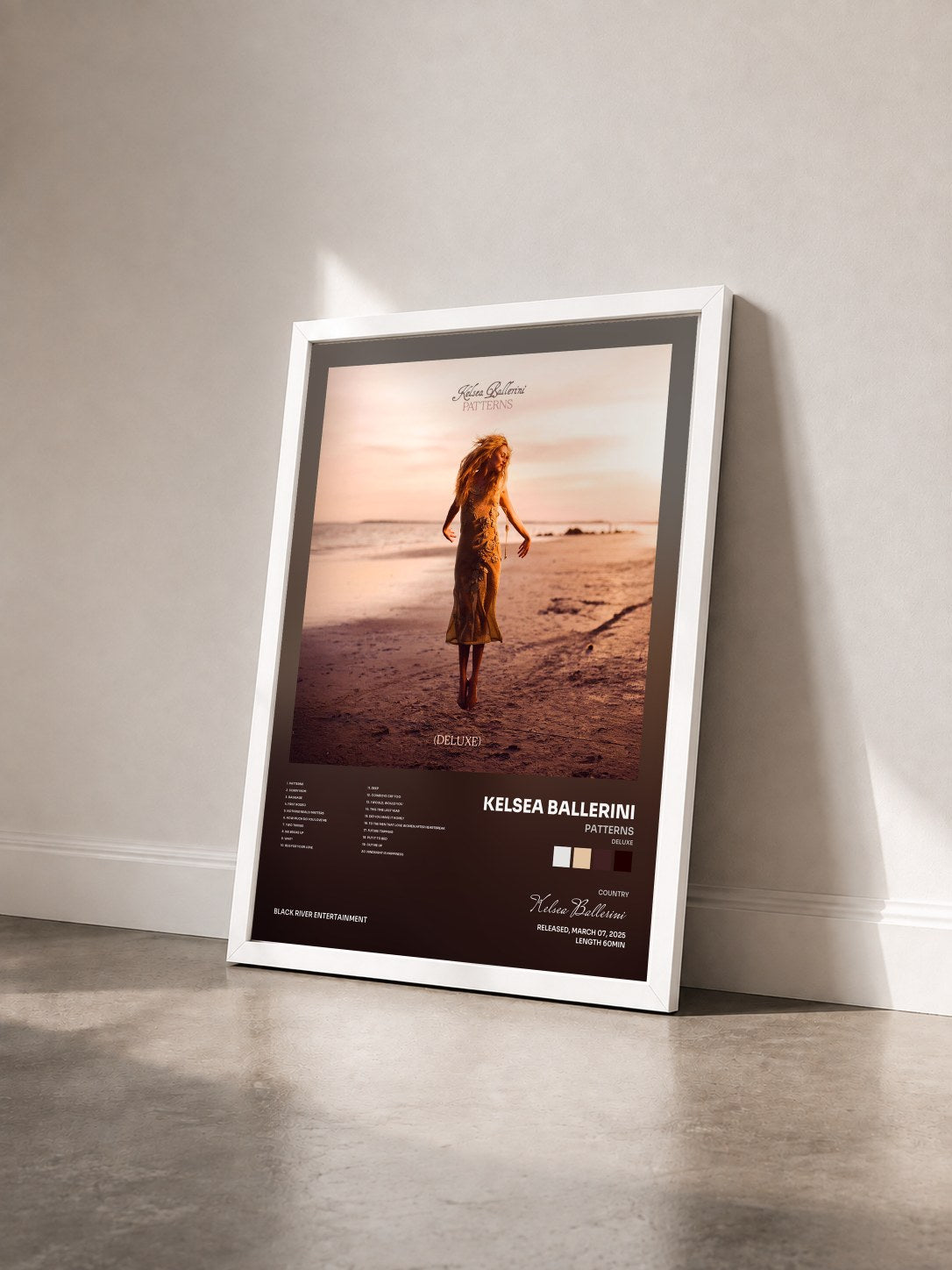 #blanc Tableau de l'album PATTERNS (DELUXE) de Kelsea Ballerini vu de trois quarts, cadre blanc