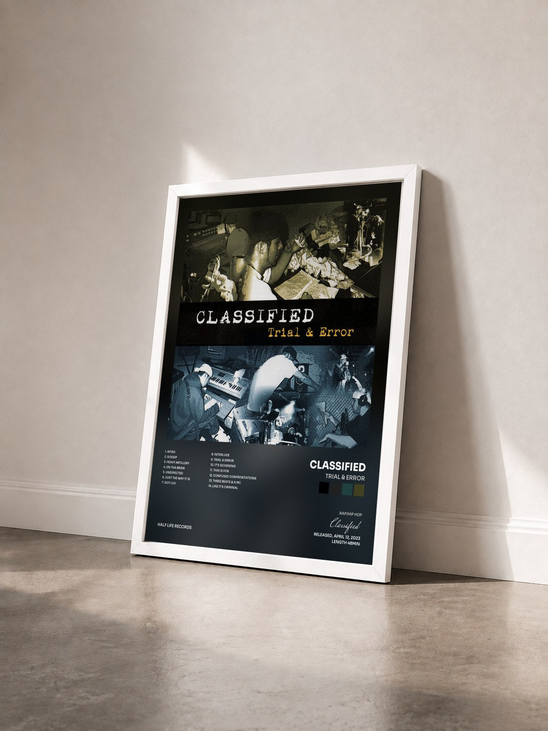 #blanc Tableau de l'album Trial & Error de Classified vu de trois quarts, cadre blanc