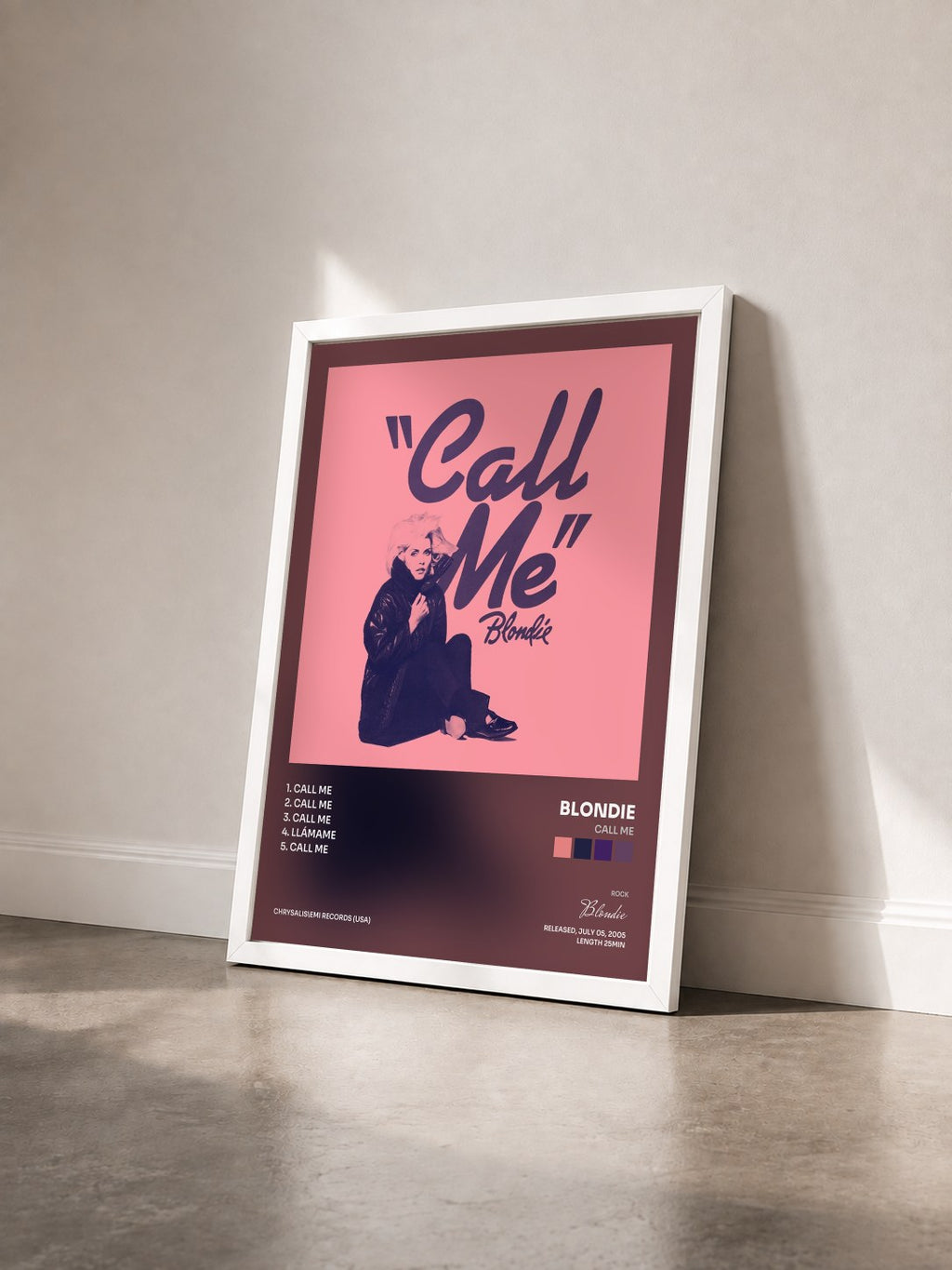 #blanc Tableau de l'album Call Me de Blondie vu de trois quarts, cadre blanc