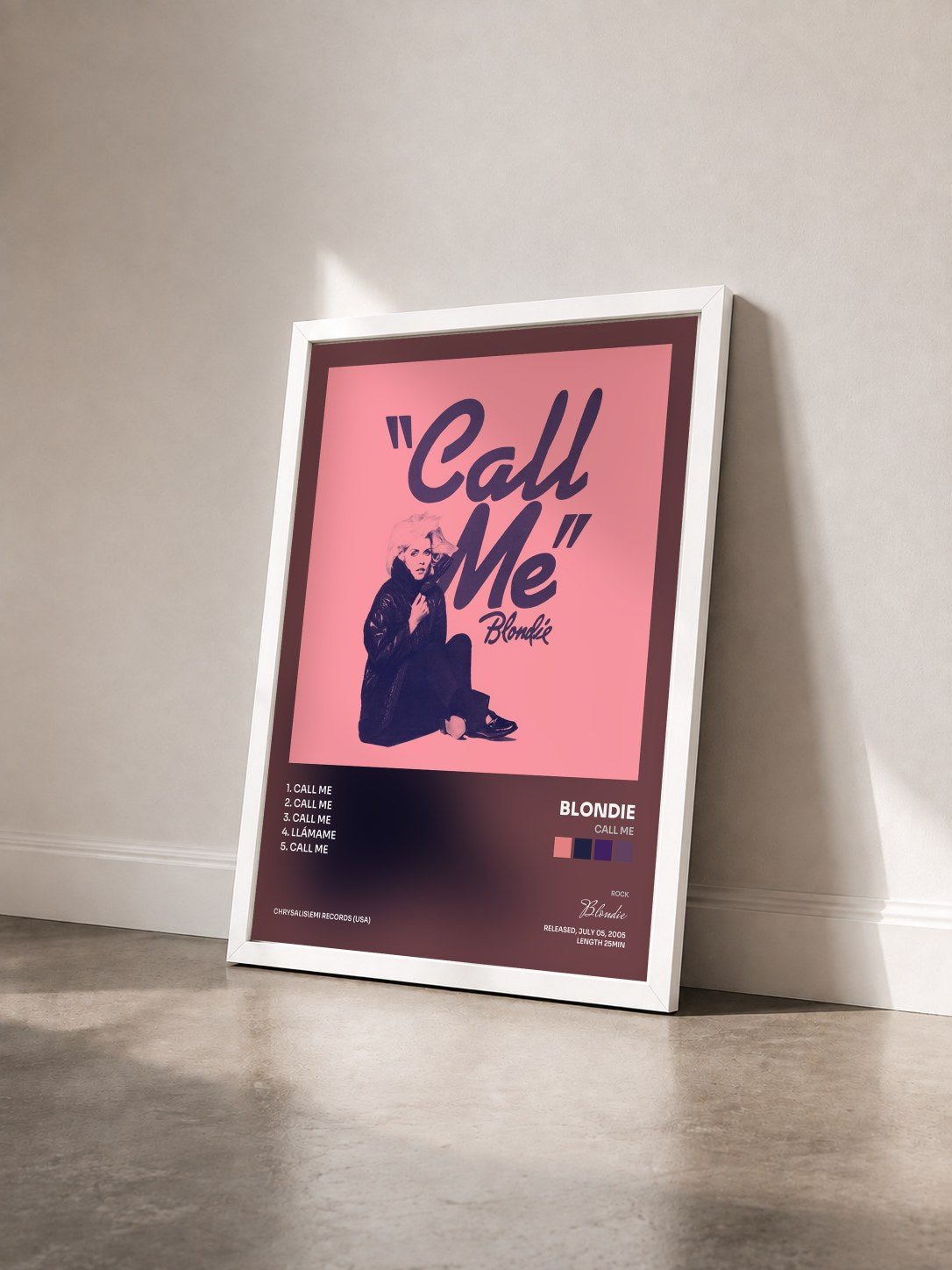 #blanc Tableau de l'album Call Me de Blondie vu de trois quarts, cadre blanc