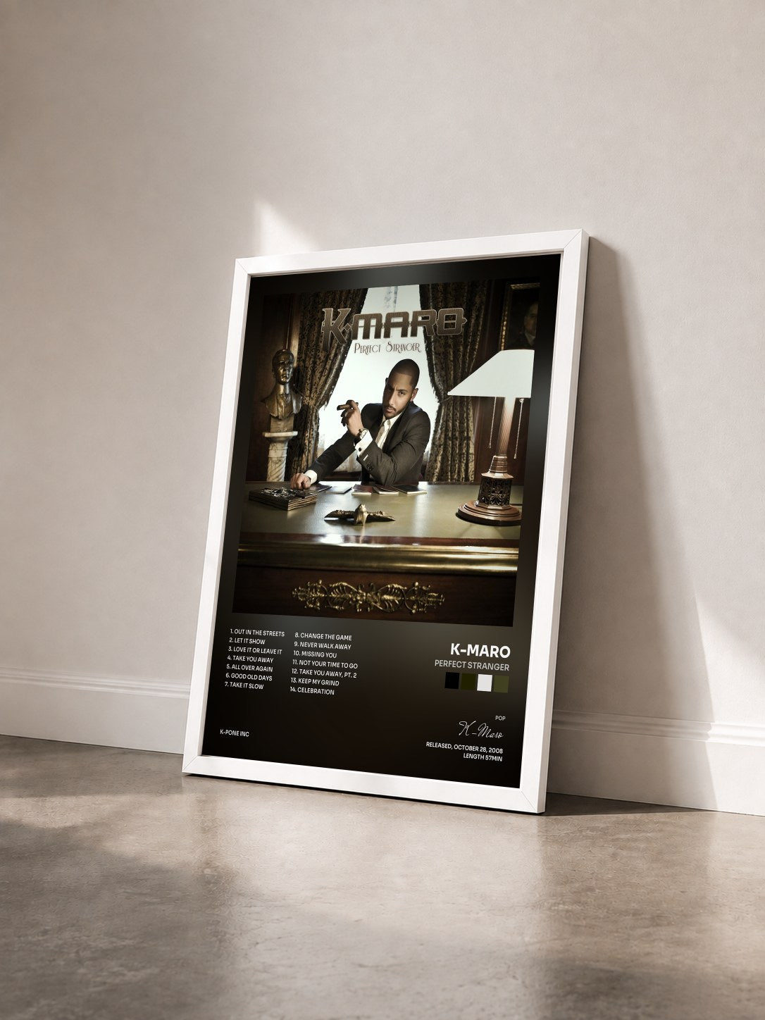 #blanc Tableau de l'album Perfect Stranger de K-Maro vu de trois quarts, cadre blanc