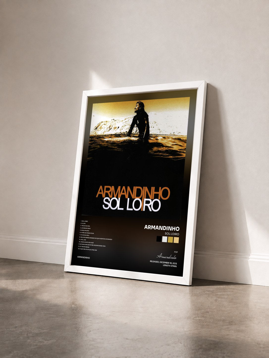 #blanc Tableau de l'album Sol Loiro de Armandinho vu de trois quarts, cadre blanc
