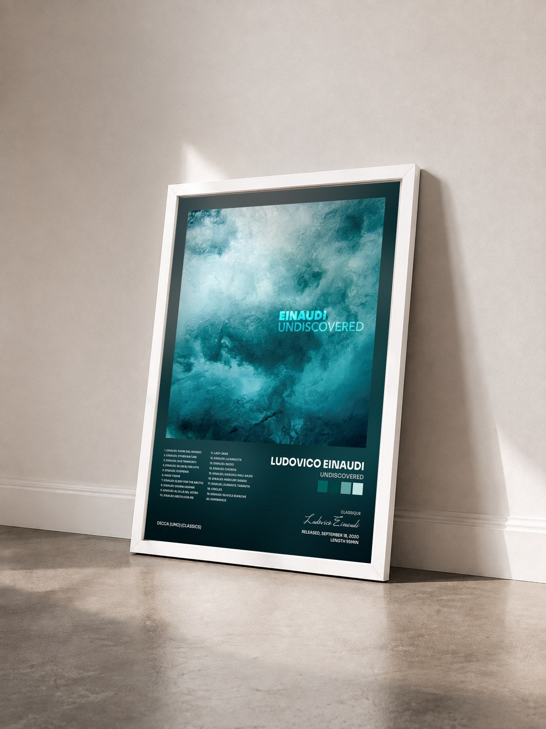 #blanc Tableau de l'album Undiscovered de Ludovico Einaudi vu de trois quarts, cadre blanc