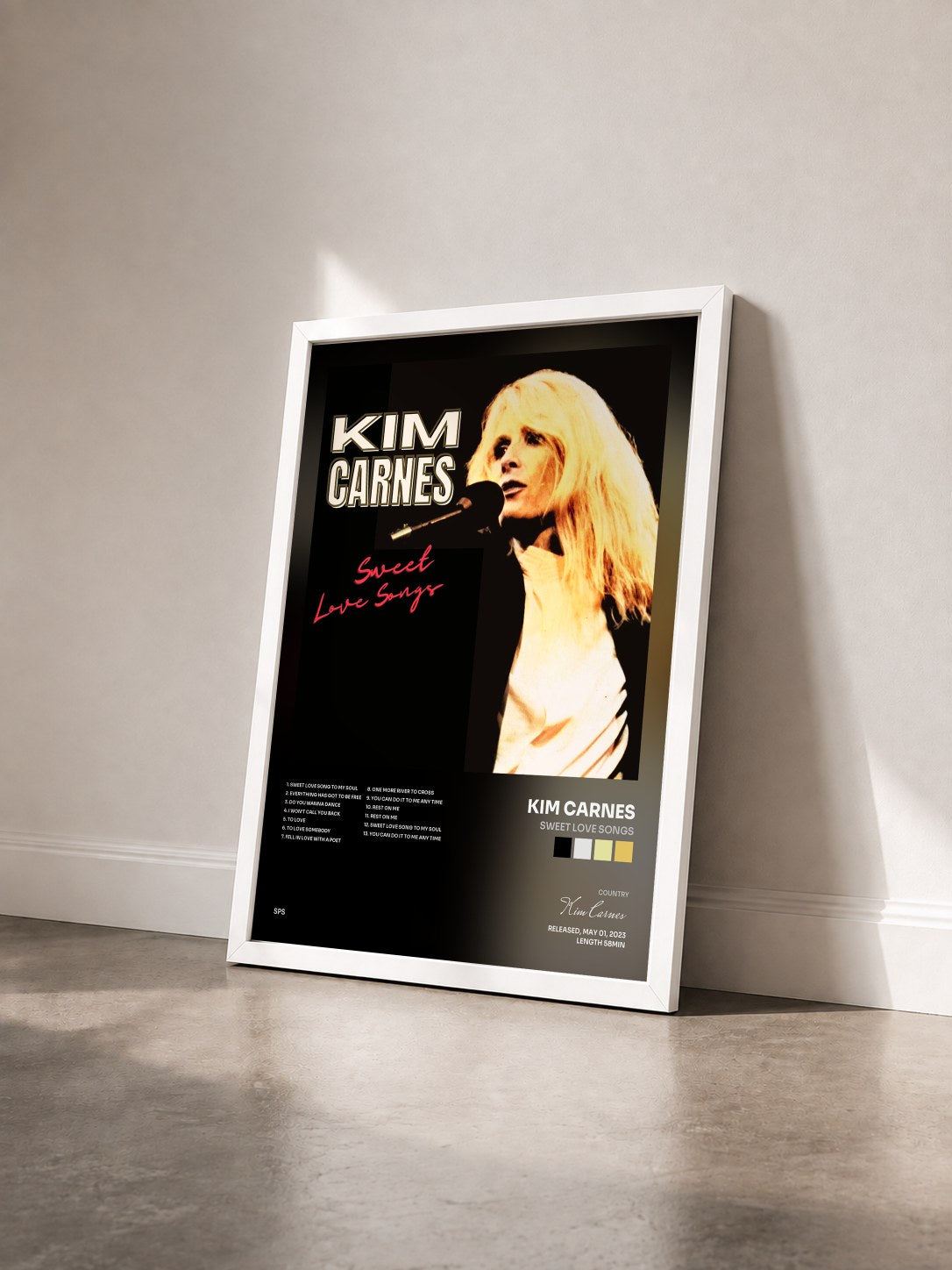 #blanc Tableau de l'album Sweet Love Songs de Kim Carnes vu de trois quarts, cadre blanc