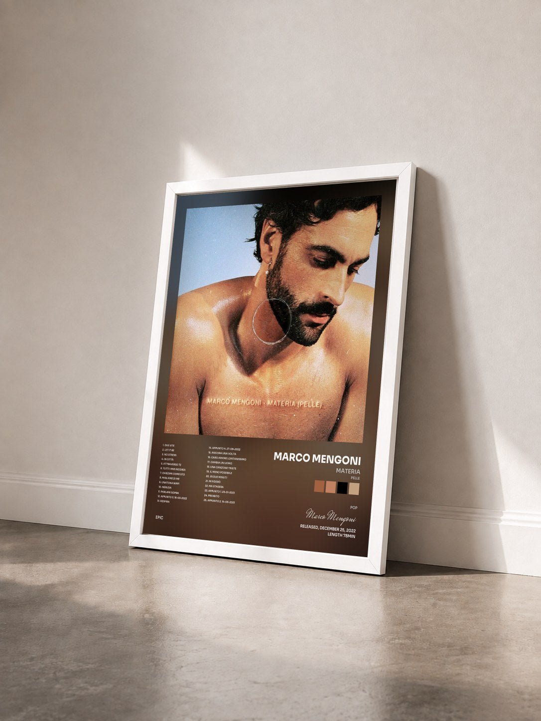 #blanc Tableau de l'album MATERIA (PELLE) de Marco Mengoni vu de trois quarts, cadre blanc
