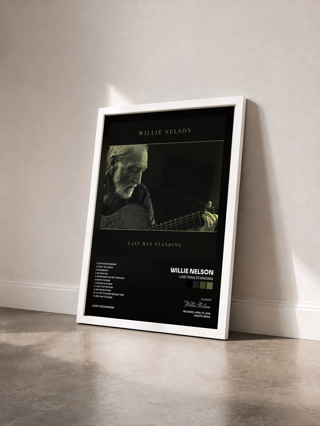 #blanc Tableau de l'album Last Man Standing de Willie Nelson vu de trois quarts, cadre blanc