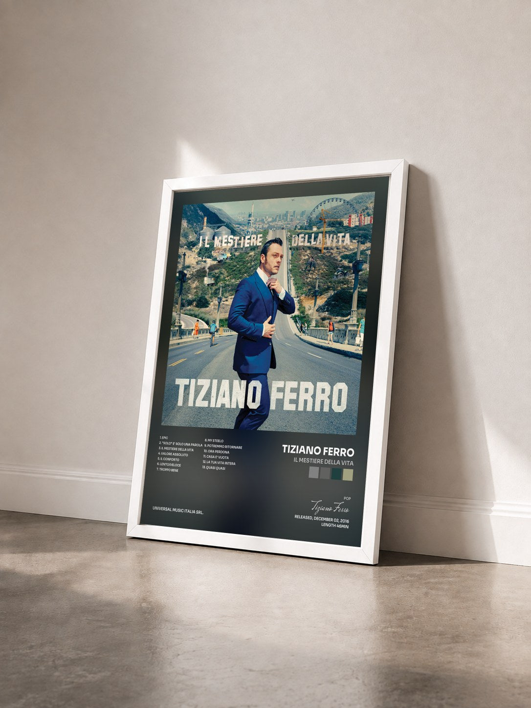 #blanc Tableau de l'album Il Mestiere Della Vita de Tiziano Ferro vu de trois quarts, cadre blanc