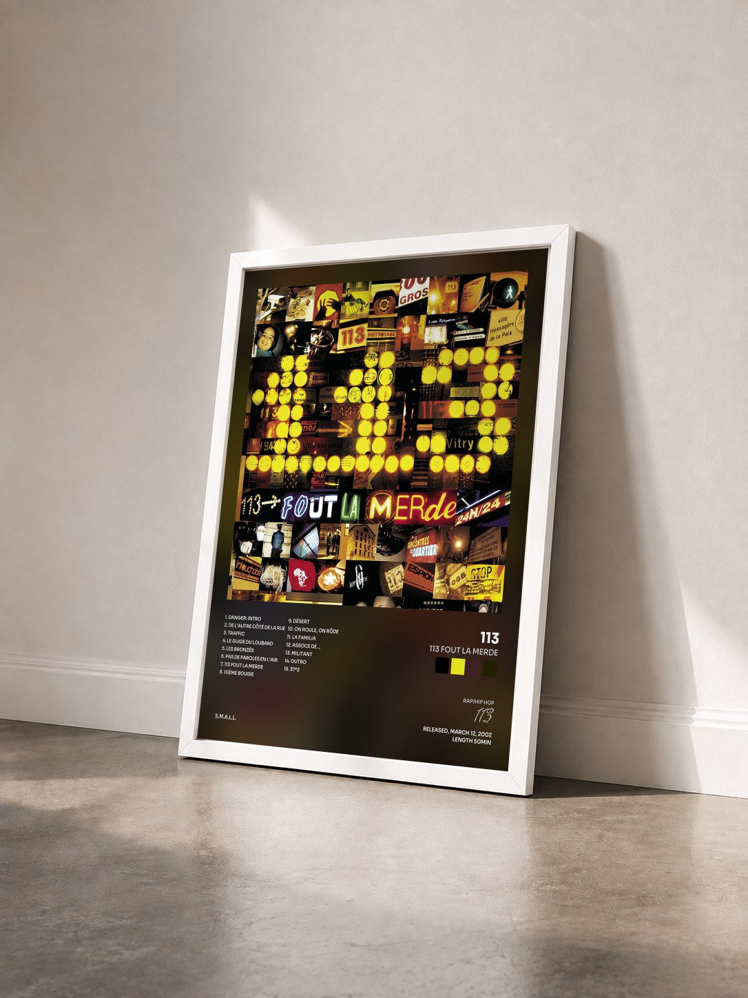 #blanc Tableau de l'album 113 fout la merde de 113 vu de trois quarts, cadre blanc