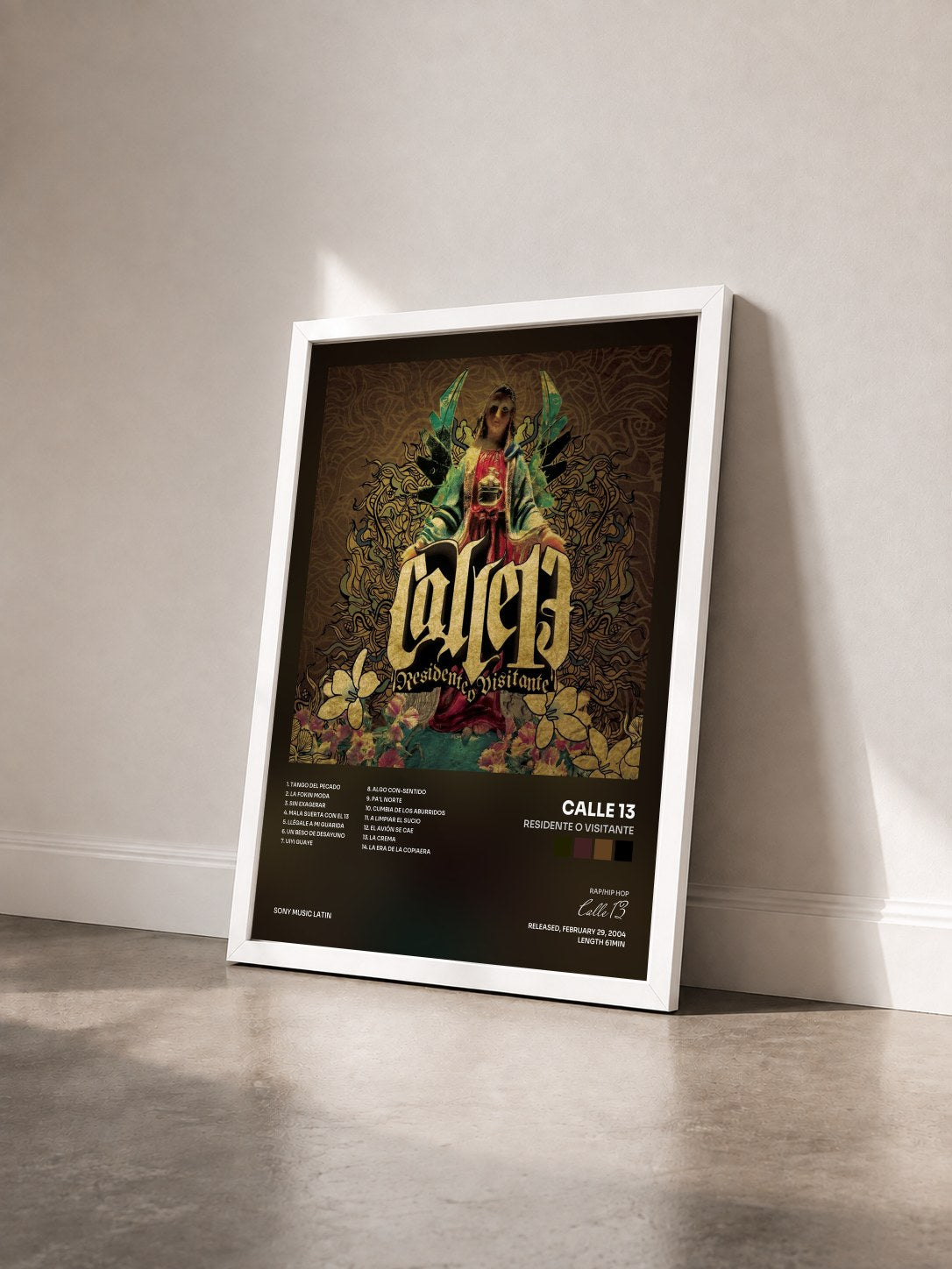 #blanc Tableau de l'album Residente o Visitante de Calle 13 vu de trois quarts, cadre blanc