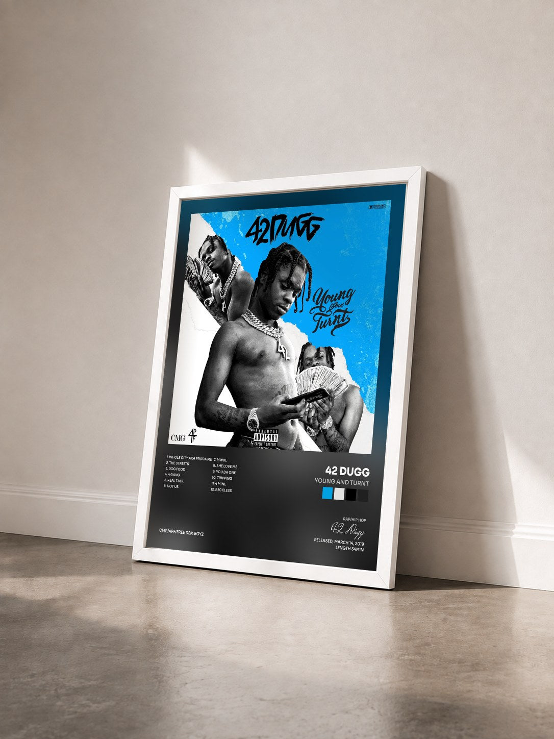 #blanc Tableau de l'album Young and Turnt de 42 Dugg vu de trois quarts, cadre blanc