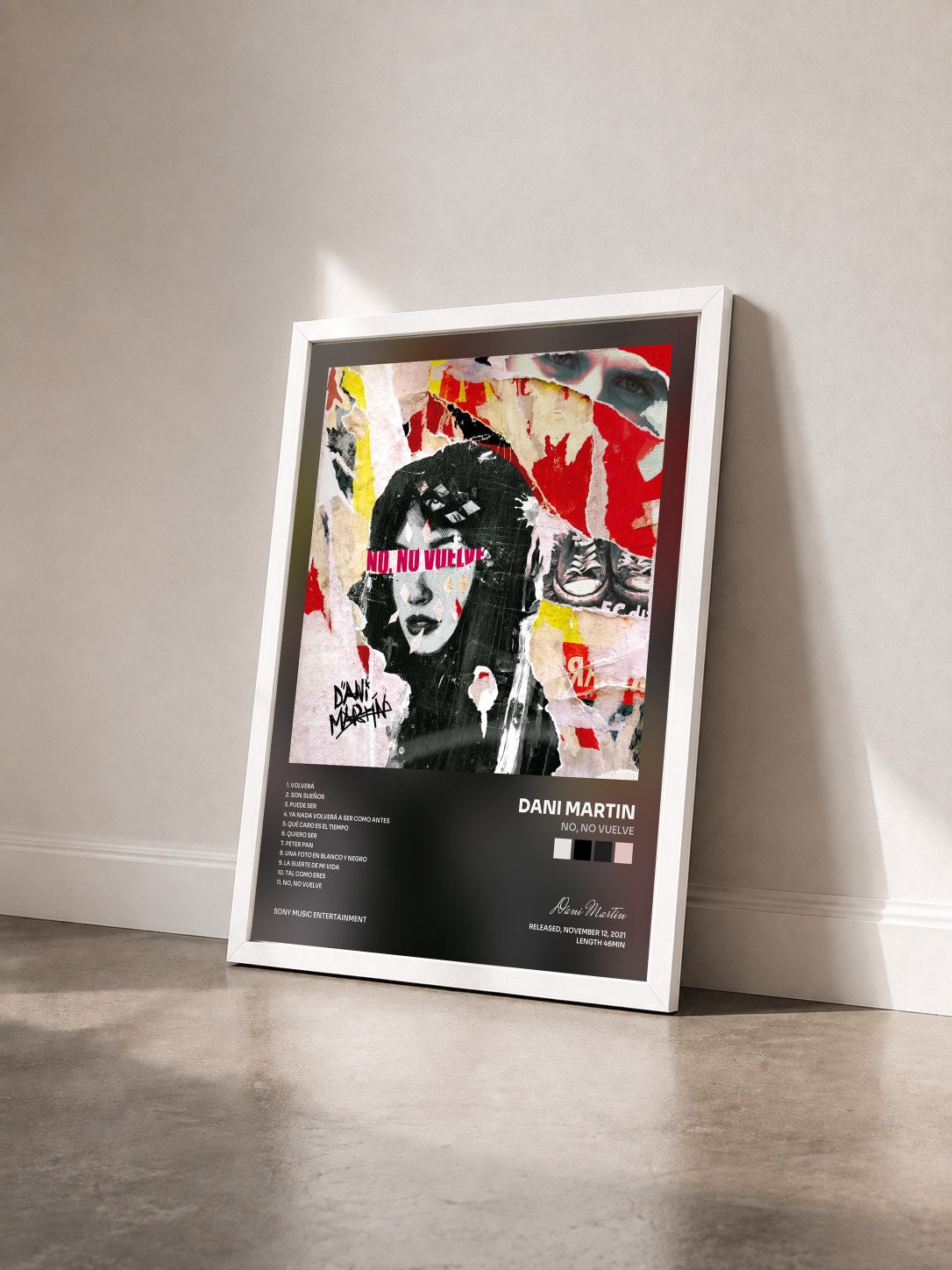 #blanc Tableau de l'album No, No Vuelve de Dani Martin vu de trois quarts, cadre blanc