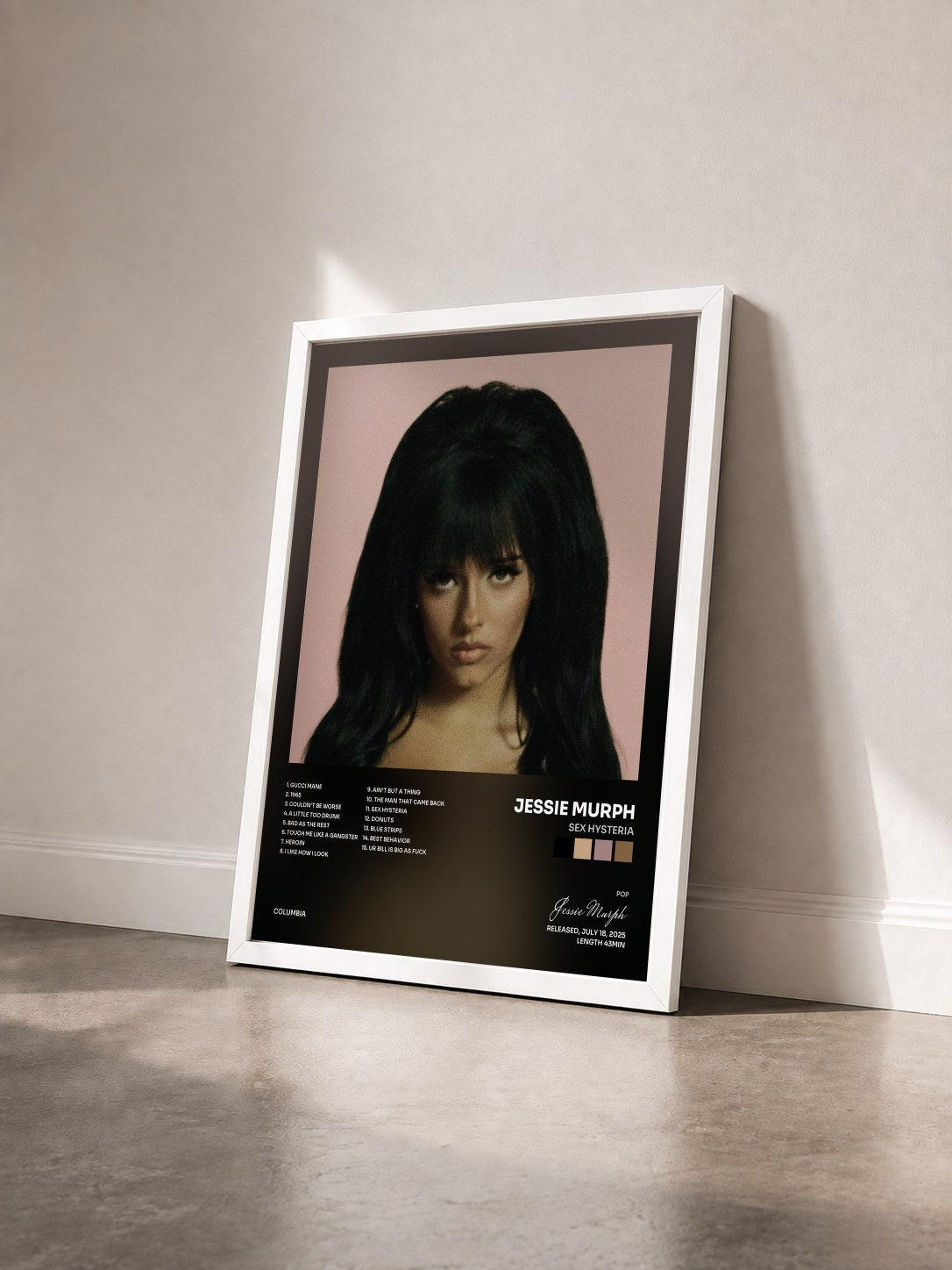 #blanc Tableau de l'album Sex Hysteria de Jessie Murph vu de trois quarts, cadre blanc
