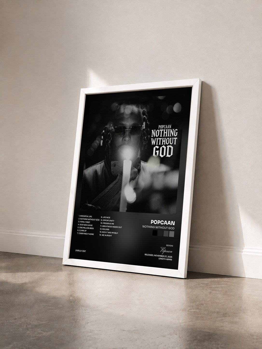 #blanc Tableau de l'album Nothing Without God de Popcaan vu de trois quarts, cadre blanc