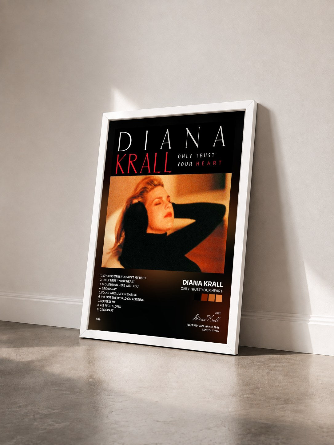 #blanc Tableau de l'album Only Trust Your Heart de Diana Krall vu de trois quarts, cadre blanc