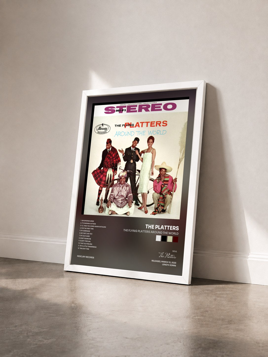 #blanc Tableau de l'album The Flying Platters Around The World de The Platters vu de trois quarts, cadre blanc
