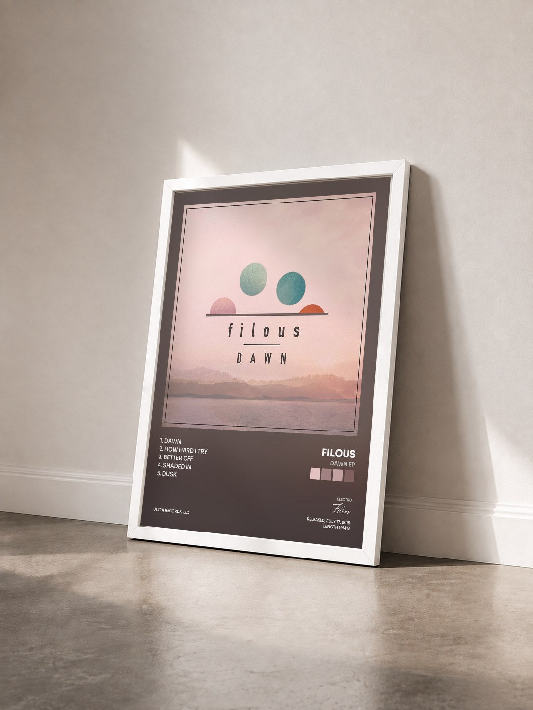 #blanc Tableau de l'album Dawn EP de Filous vu de trois quarts, cadre blanc