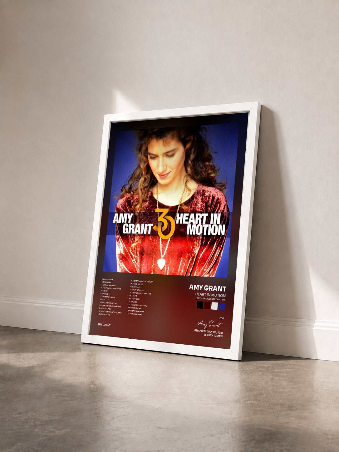 #blanc Tableau de l'album Heart In Motion (30th Anniversary Edition) de Amy Grant vu de trois quarts, cadre blanc
