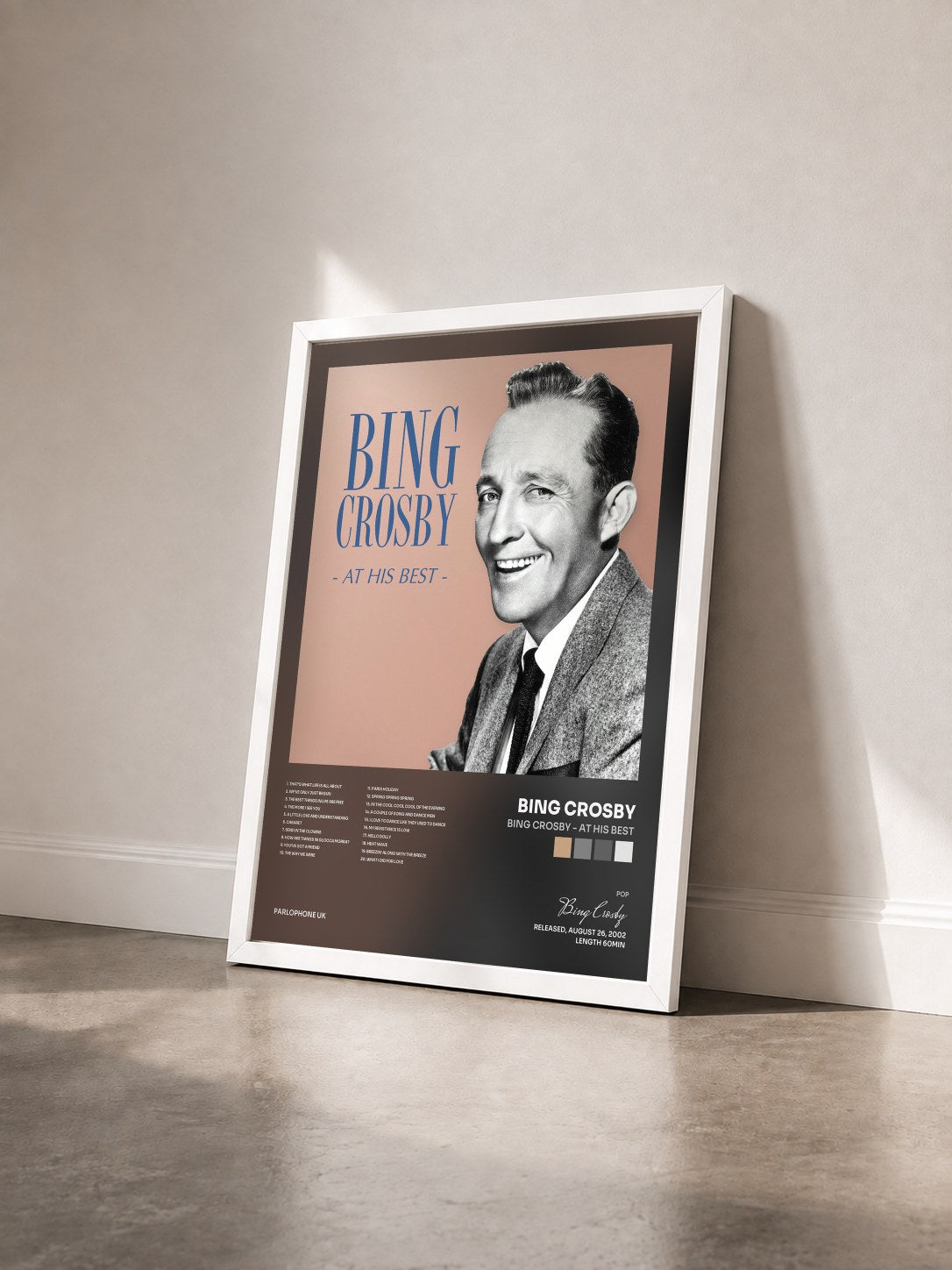 #blanc Tableau de l'album Bing Crosby - At His Best de Bing Crosby vu de trois quarts, cadre blanc