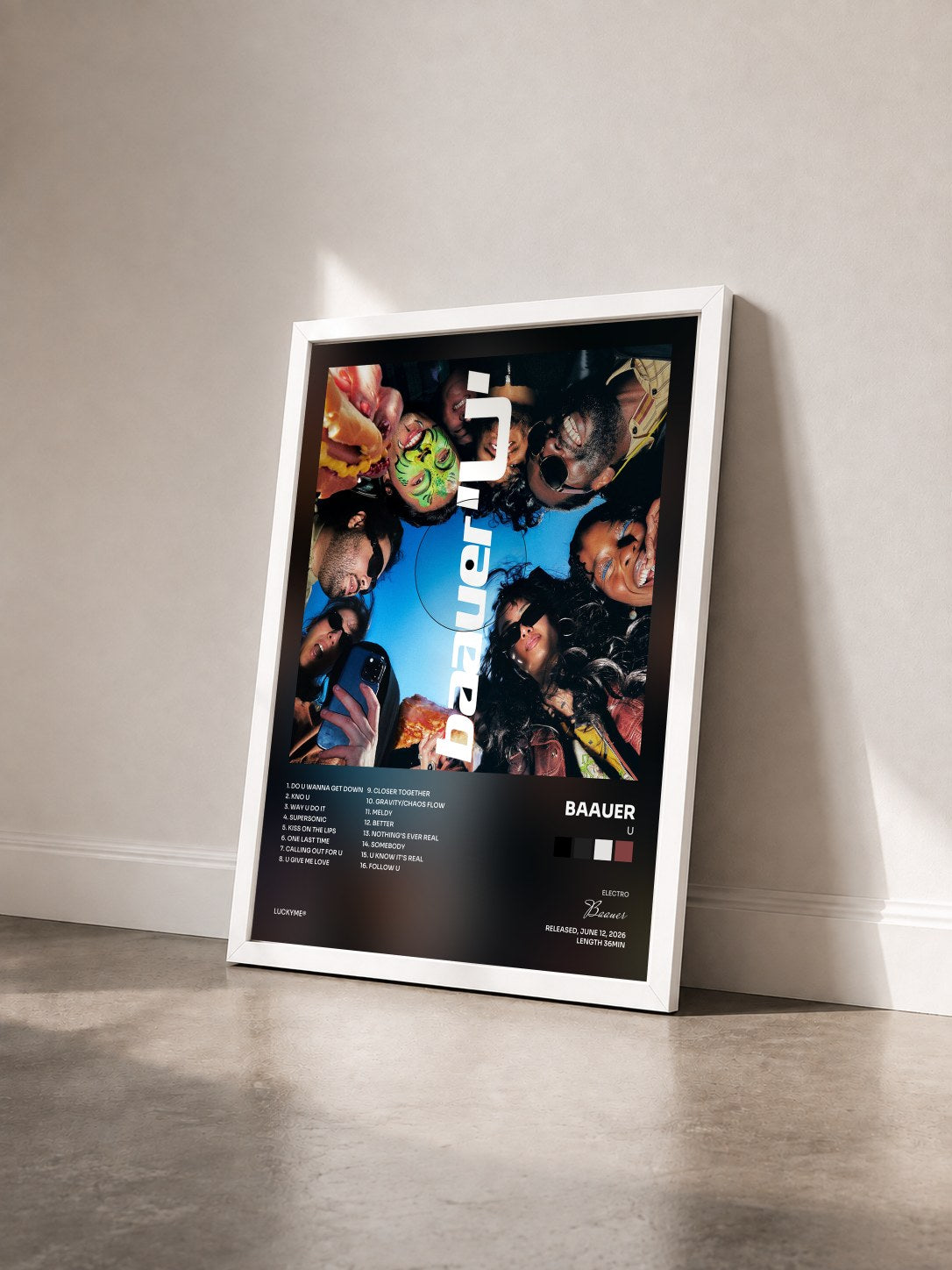 #blanc Tableau de l'album U de Baauer vu de trois quarts, cadre blanc