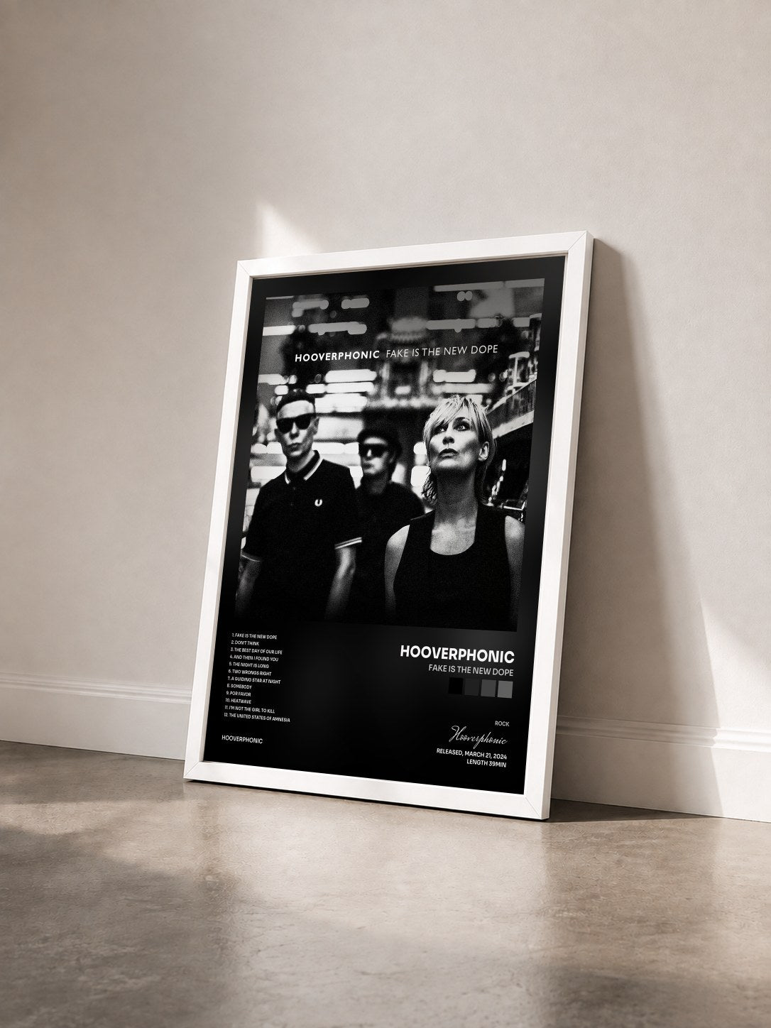 #blanc Tableau de l'album Fake Is The New Dope de Hooverphonic vu de trois quarts, cadre blanc